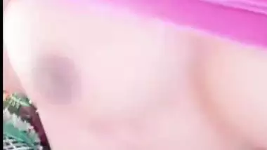 Solo nude show of big boobs girlfriend fingering