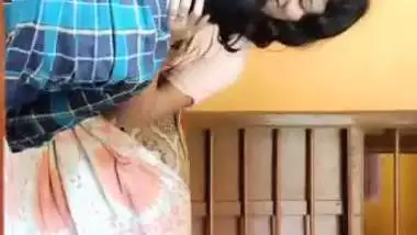Bengali cousin sister kissing and foreplay viral sex