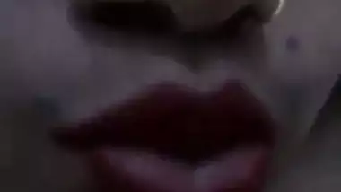 Horny Indian bhabi masturbating MMS selfie