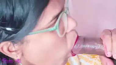 Pinki gives an Indian blowjob to her boss and drinks cum