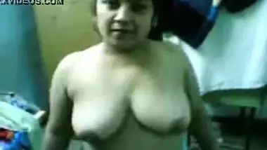 Hot Anita Aunty Remove Her Bra Top And Show Her...