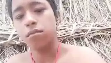 Poor Indian nude girl presses boobs and fingers pussy