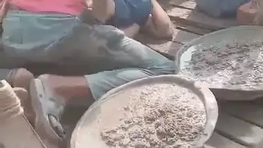 Bihari sex video of a Patna girl getting fucked by a mason