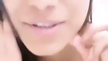 Poonam Pandey webinar on covid – Uncut nipple slip