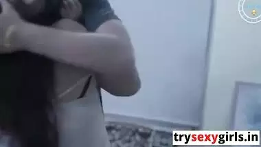 Pati Ne Bola Aane Me Late Hoga Office Se Padosi Ne Choda