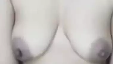 Stripchat young bhabhi showing topless body for money